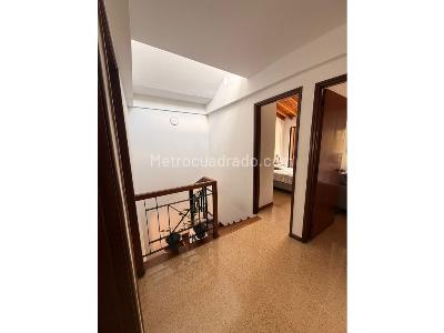 Casa de 4 alcobas en venta en Loma Del Chocho, Envigado, 204 m² · foto 8 de 20