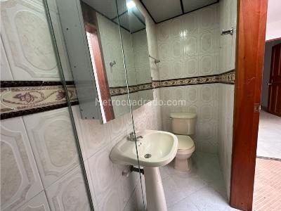 Apartamento en venta en Asturias, Itagüí · foto 2 de 12