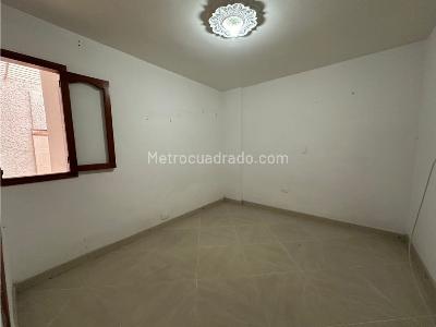 Apartamento en venta en Asturias, Itagüí · foto 3 de 12