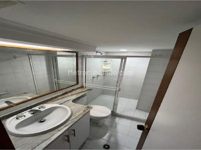 Apartamento en venta en Laureles, Medellín · foto 9 de 16