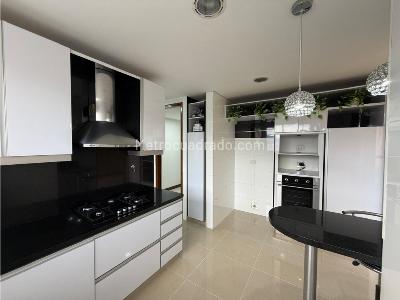 Apartamento de 4 alcobas en venta en Los Balsos, Medellín, 195 m² · foto 10 de 20