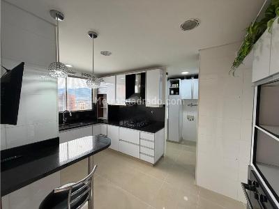 Apartamento de 4 alcobas en venta en Los Balsos, Medellín, 195 m² · foto 8 de 20