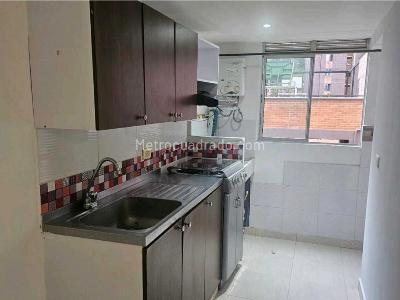 Apartamento de 3 alcobas en venta en El Trapiche, Bello, 54 m² · foto 3 de 10