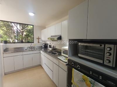 Apartamento de 3 alcobas en venta en Alejandria, Medellín, 173 m² · foto 10 de 20