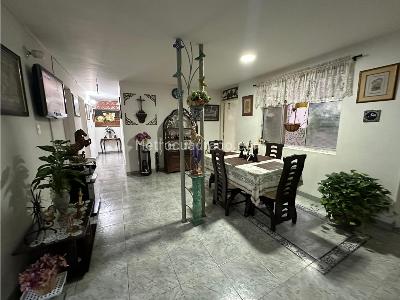 Apartamento en venta en Prado Centro, Medellín · foto 2 de 18