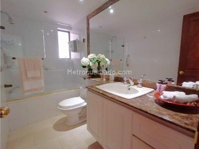 Apartamento de 3 alcobas en venta en Las Lomas 1, Medellín, 132 m² · foto 6 de 7