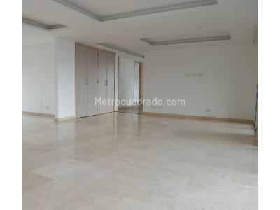 Apartamento de 3 alcobas en venta en El Poblado, Medellín, 219 m² · foto 3 de 20