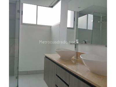 Apartamento de 3 alcobas en venta en El Poblado, Medellín, 219 m² · foto 13 de 20