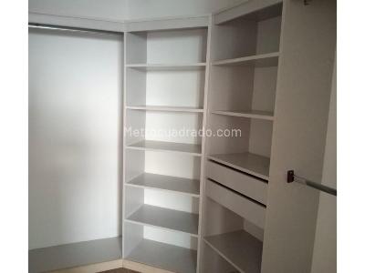 Apartamento de 3 alcobas en venta en El Poblado, Medellín, 219 m² · foto 17 de 20