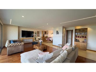 Apartamento de 3 alcobas en venta en El Poblado, Medellín, 215 m² · foto 2 de 20