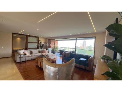 Apartamento de 3 alcobas en venta en El Poblado, Medellín, 215 m² · foto 3 de 20