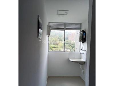 Apartamento de 3 alcobas en venta en Asdesillas, Sabaneta, 67 m² · foto 3 de 9