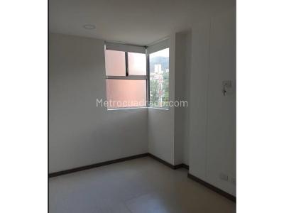 Apartamento de 3 alcobas en venta en Asdesillas, Sabaneta, 67 m² · foto 4 de 9
