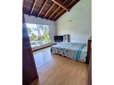 Casa de 5 alcobas en venta en El Escobero, Envigado, 390 m² · foto 8 de 19