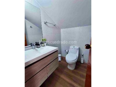 Casa de 5 alcobas en venta en El Escobero, Envigado, 390 m² · foto 13 de 19