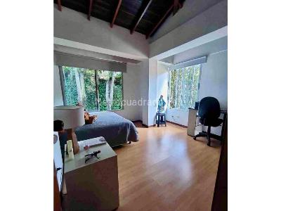 Casa de 5 alcobas en venta en El Escobero, Envigado, 390 m² · foto 15 de 19