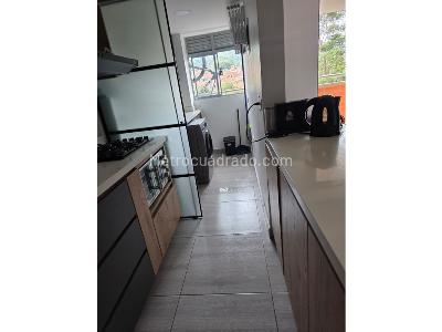 Apartamento de 2 alcobas en venta en Parque, Itagüí, 60 m² · foto 4 de 13