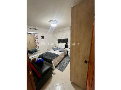 Apartamento de 3 alcobas en venta en Niquia, Bello, 74 m² · foto 4 de 5