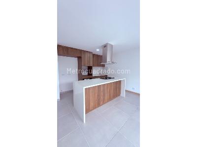 Apartamento de 2 alcobas en venta en Loma De San Jose, Sabaneta, 87 m² · foto 14 de 16