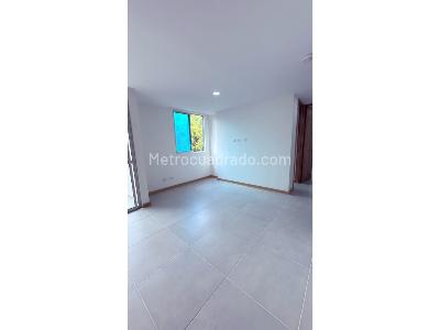 Apartamento de 2 alcobas en venta en Loma De San Jose, Sabaneta, 87 m² · foto 3 de 16