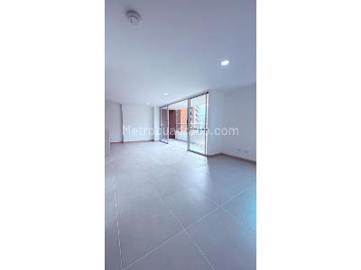 Apartamento de 2 alcobas en venta en Loma De San Jose, Sabaneta, 87 m² · foto 6 de 16