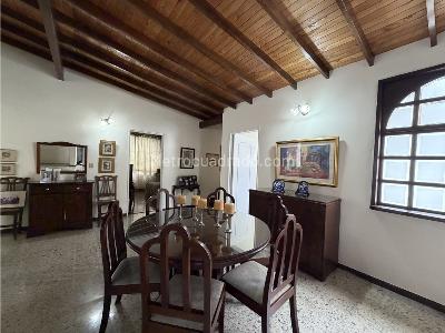 Apartamento de 3 alcobas en venta en Conquistadores, Medellín, 150 m² · foto 2 de 15