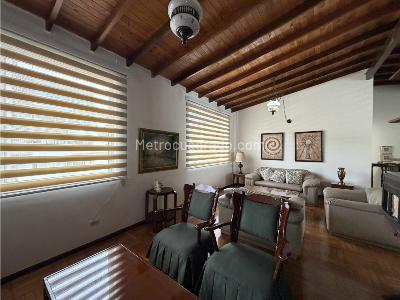 Apartamento de 3 alcobas en venta en Conquistadores, Medellín, 150 m² · foto 3 de 15