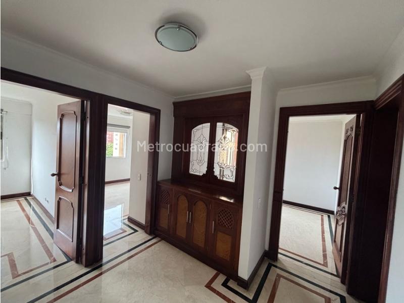 Apartamento en Arriendo, La Frontera, Envigado - Więcej