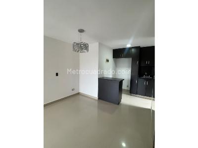 Apartamento en venta en Loma De Los Bernal, Medellín · foto 2 de 20