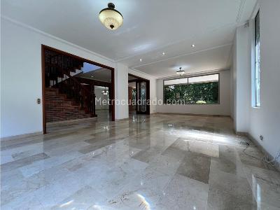 Casa de 4 alcobas en venta en El Poblado, Medellín, 602 m² · foto 2 de 20