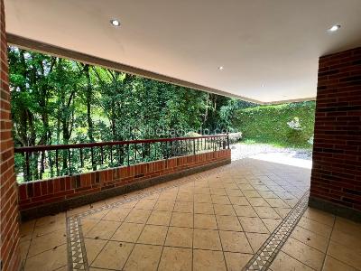 Casa de 4 alcobas en venta en El Poblado, Medellín, 602 m² · foto 14 de 20