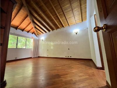 Casa de 4 alcobas en venta en El Poblado, Medellín, 602 m² · foto 15 de 20