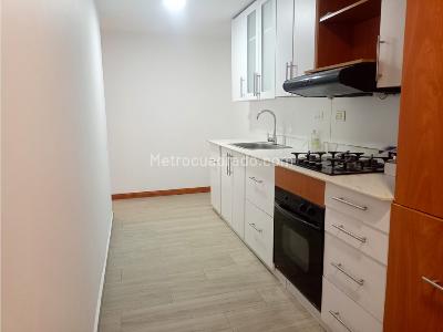 Apartamento de 2 alcobas en venta en El Poblado, Medellín, 93 m² · foto 2 de 15