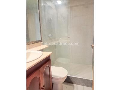 Apartamento de 2 alcobas en venta en El Poblado, Medellín, 93 m² · foto 7 de 15