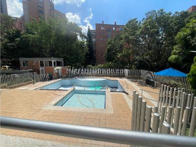 Apartamento de 2 alcobas en venta en El Poblado, Medellín, 93 m² · foto 12 de 15
