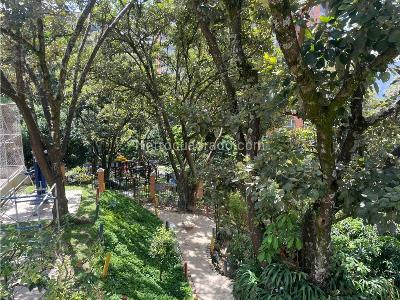 Apartamento de 2 alcobas en venta en El Poblado, Medellín, 93 m² · foto 14 de 15