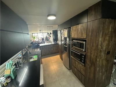 Apartamento de 2 alcobas en venta en El Poblado, Medellín, 118 m² · foto 4 de 17