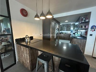 Apartamento de 2 alcobas en venta en El Poblado, Medellín, 118 m² · foto 5 de 17