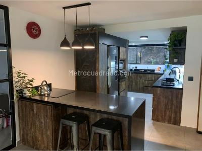 Apartamento de 2 alcobas en venta en El Poblado, Medellín, 118 m² · foto 6 de 17