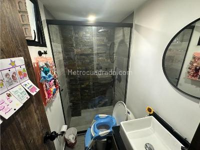 Apartamento de 2 alcobas en venta en El Poblado, Medellín, 118 m² · foto 10 de 17