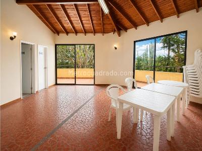 Apartamento de 2 alcobas en venta en El Poblado, Medellín, 118 m² · foto 14 de 17