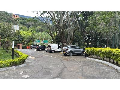Apartamento de 2 alcobas en venta en El Poblado, Medellín, 118 m² · foto 15 de 17