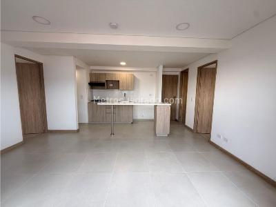 Apartamento en venta en Parque, Itagüí · foto 3 de 13