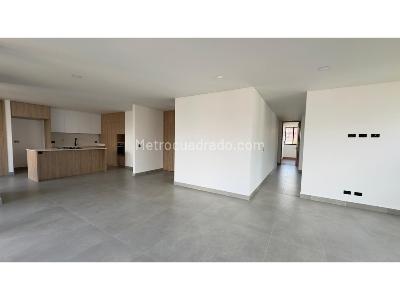 Apartamento de 3 alcobas en venta en El Poblado, Medellín, 192 m² · foto 2 de 20