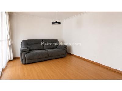 Apartamento de 2 alcobas en venta en Jardines, Envigado, 74 m² · foto 2 de 19