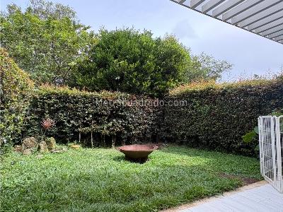 Casa de 3 alcobas en venta en Loma Del Chocho, Envigado, 184 m² · foto 2 de 14