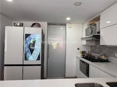 Casa de 3 alcobas en venta en Loma Del Chocho, Envigado, 184 m² · foto 5 de 14