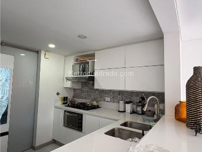 Casa de 3 alcobas en venta en Loma Del Chocho, Envigado, 184 m² · foto 6 de 14