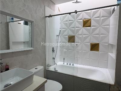 Casa de 3 alcobas en venta en Loma Del Chocho, Envigado, 184 m² · foto 10 de 14