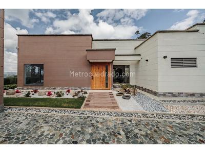 Casa de 5 alcobas en venta en El Escobero, Envigado · foto 2 de 20